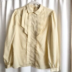 80's  butter cream  tuxedo secretary long sleeve blouse vintage size 12 Rhodes